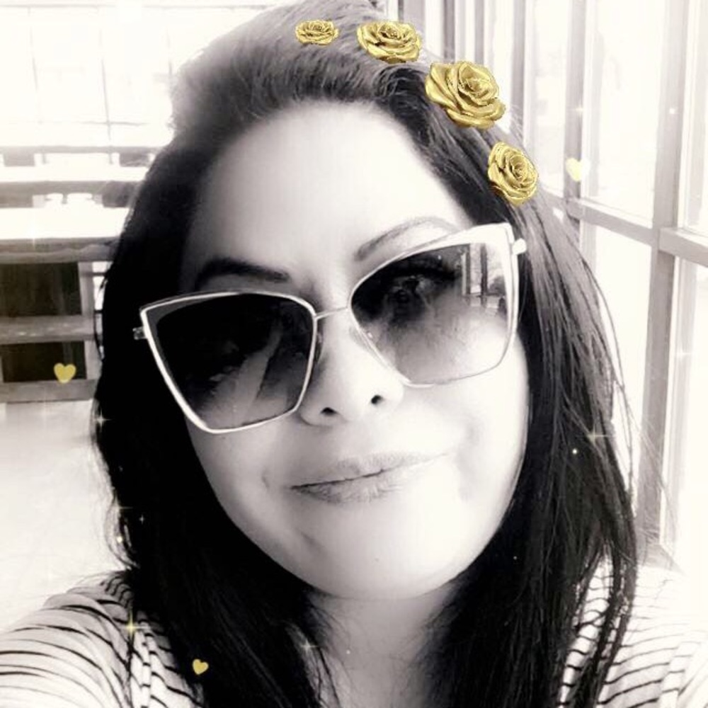 Meet your Posher, Gloria Mata